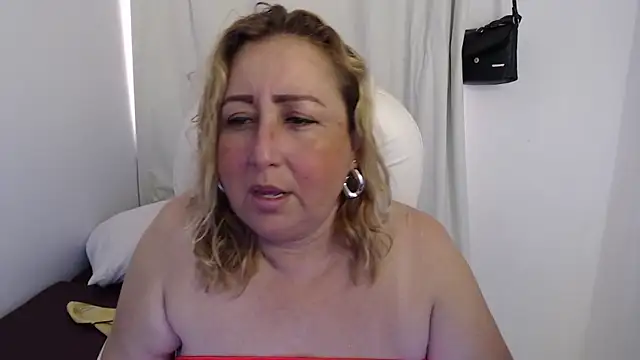 Xileny-Halliwey online show from 18, 9, 2025