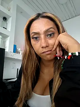 Snapshot of salome_drasin chatting on 6, 1, 2026 salome drasin online show from 6, 1, 2026