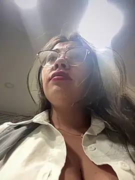 Snapshot of LIZ-06_ chatting on 20, 12, 2025 LIZ-06 online show from 20, 12, 2025