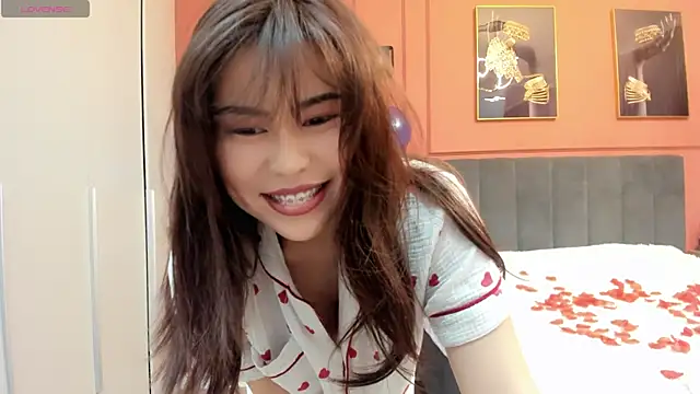 Snapshot of may_mia chatting on 10, 3, 2025 may mia online show from 10, 3, 2025