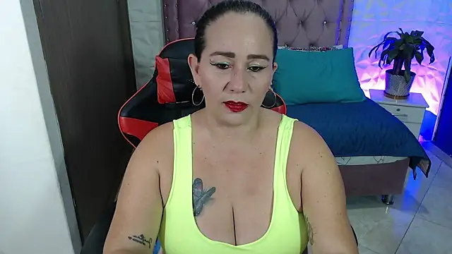 Snapshot of ashleylove_prg chatting on 12, 3, 2025 ashleylove prg online show from 12, 3, 2025