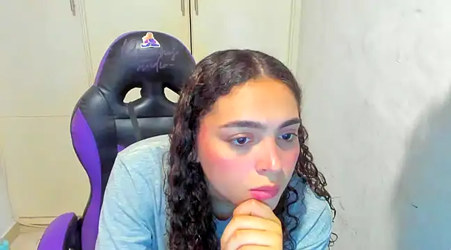 Lily anal squirt  online show from 28, 12, 2024