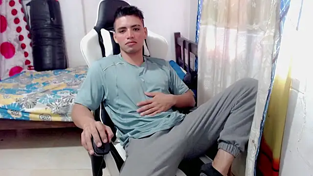 Snapshot of danilo302209 chatting on 21, 1, 2025 danilo302209 online show from 21, 1, 2025