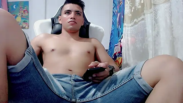 Snapshot of danilo302209 chatting on 4, 2, 2025 danilo302209 online show from 4, 2, 2025