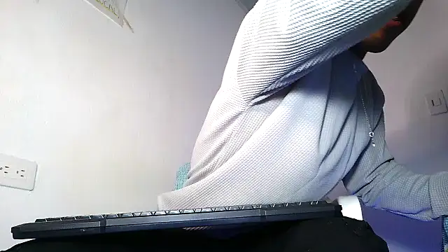 maximo vega newv online show from 8, 3, 2026