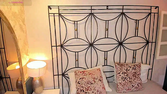 Pamela Johnsonn online show from 23, 9, 2025