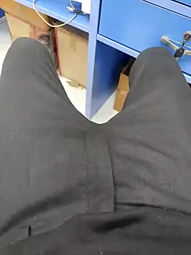 Snapshot of raamcxy chatting on 5, 1, 2025 raamcxy online show from 5, 1, 2025