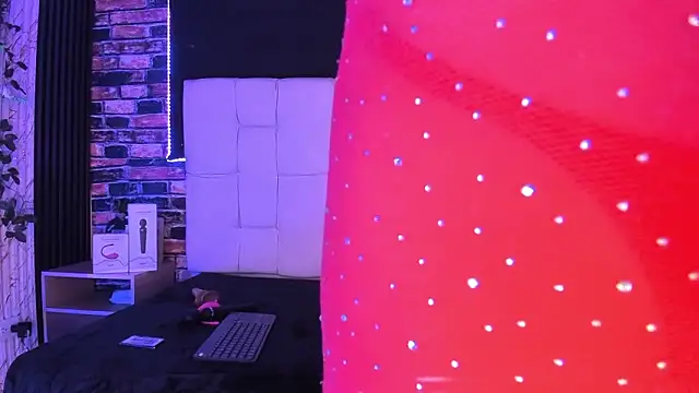 meelanyharux303av online show from 18, 2, 2026