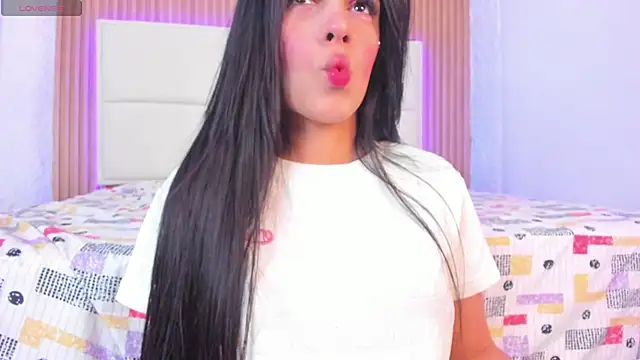 Snapshot of aggy_castel chatting on 8, 2, 2026 aggy castel online show from 8, 2, 2026