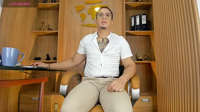Snapshot of JoshMillerr_ chatting on 17, 6, 2026 JoshMillerr online show from 17, 6, 2026