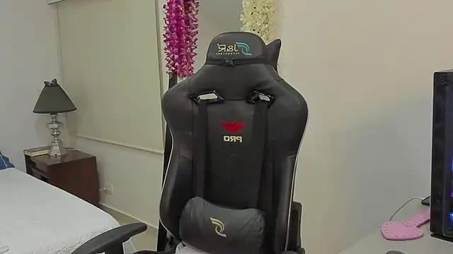 poisson ivy online show from 7, 3, 2025