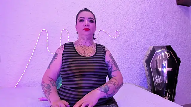 poisson ivy online show from 1, 10, 2025