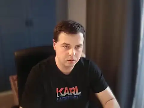 Snapshot of CuteMan33 chatting on 10, 11, 2025 CuteMan33 online show from 10, 11, 2025