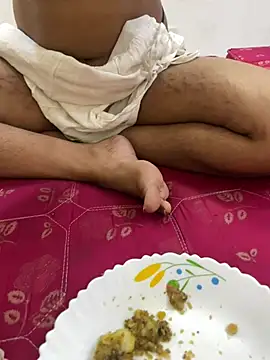 Snapshot of United3 chatting on 4, 4, 2026 United3 online show from 4, 4, 2026