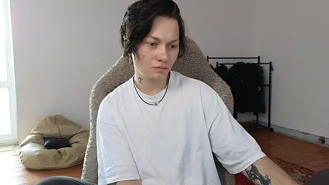 Snapshot of esajukyy chatting on 7, 7, 2026 esajukyy online show from 7, 7, 2026