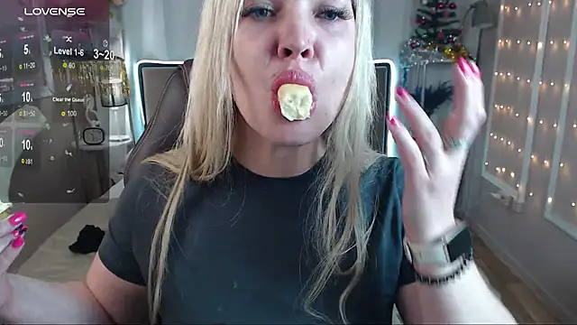 Snapshot of lissa_voxx chatting on 5, 1, 2025 lissa voxx online show from 5, 1, 2025