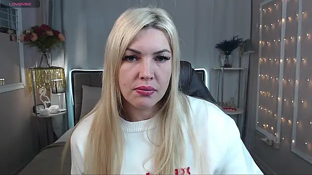 Snapshot of lissa_voxx chatting on 8, 2, 2025 lissa voxx online show from 8, 2, 2025