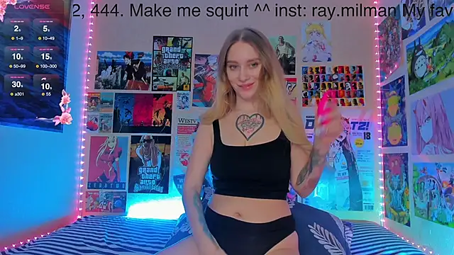 Snapshot of AliceMilman chatting on 2, 2, 2025 AliceMilman online show from 2, 2, 2025