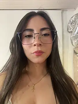 Snapshot of Melody_04 chatting on 12, 4, 2026 Melody 04 online show from 12, 4, 2026