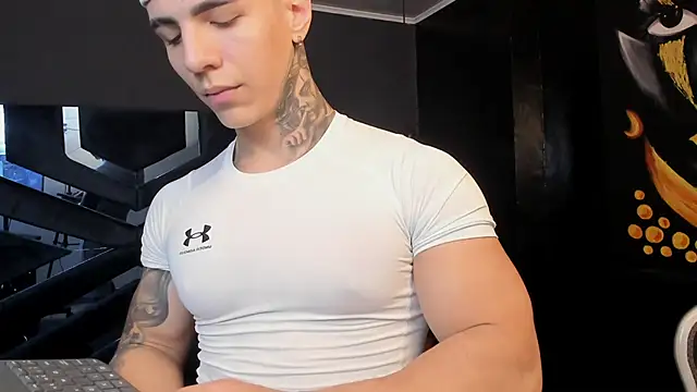 Flynn Riider online show from 11, 11, 2025