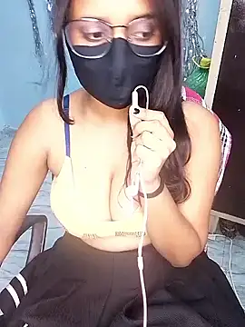 Snapshot of hinaa_khan chatting on 18, 9, 2025 hinaa khan online show from 18, 9, 2025