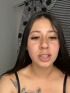 Snapshot of Zoee_t chatting on 21, 2, 2025 Zoee t online show from 21, 2, 2025