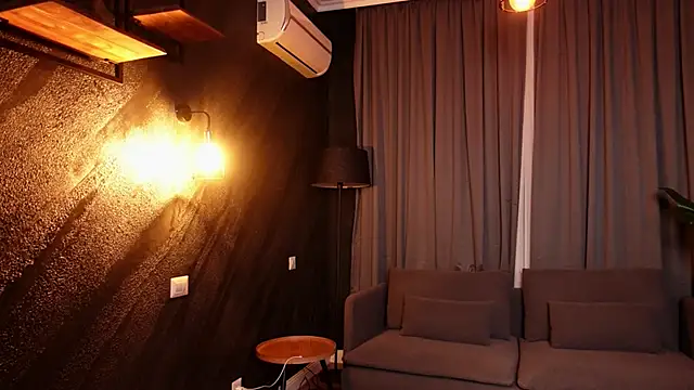 Snapshot of MuseSolis chatting on 19, 1, 2025 MuseSolis online show from 19, 1, 2025