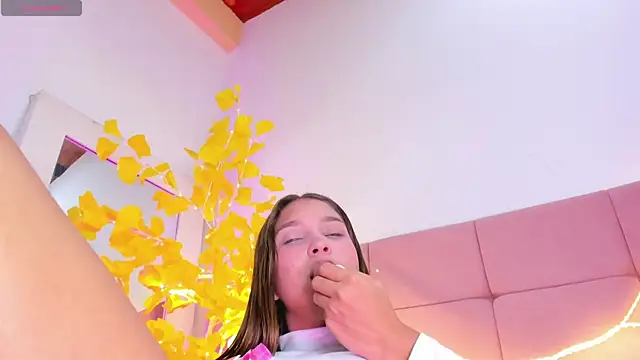 HaleyAmaya online show from 17, 4, 2026