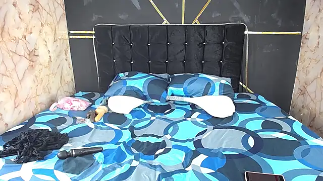 AmandaRobers online show from 12, 1, 2025