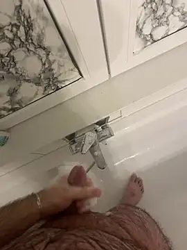 Snapshot of Loco42- chatting on 8, 2, 2025 Loco42- online show from 8, 2, 2025