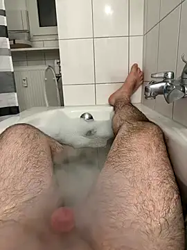 Snapshot of Loco42- chatting on 21, 11, 2025 Loco42- online show from 21, 11, 2025