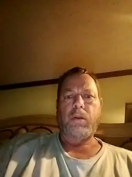Snapshot of Rayc61 chatting on 8, 5, 2026 Rayc61 online show from 8, 5, 2026