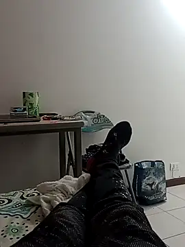 Snapshot of Sanmede28 chatting on 17, 12, 2025 Sanmede28 online show from 17, 12, 2025