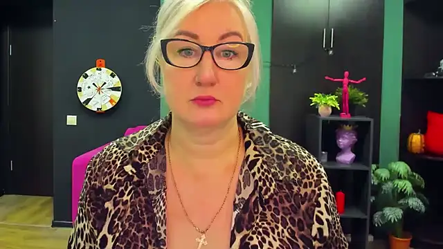 ChristyBrooks online show from 6, 3, 2025
