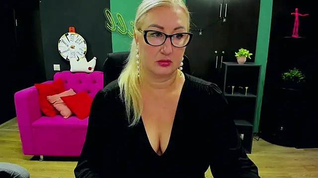 Snapshot of ChristyBrooks chatting on 29, 11, 2025 ChristyBrooks online show from 29, 11, 2025