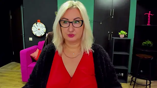 ChristyBrooks online show from 22, 12, 2025