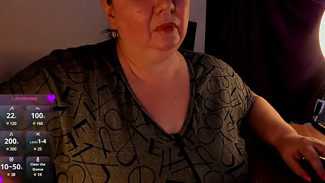 Snapshot of SexxyDreams1 chatting on 5, 3, 2025 SexxyDreams1 online show from 5, 3, 2025