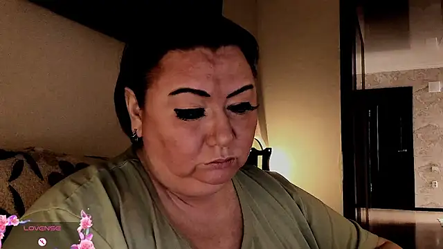 Snapshot of SexxyDreams1 chatting on 8, 10, 2025 SexxyDreams1 online show from 8, 10, 2025