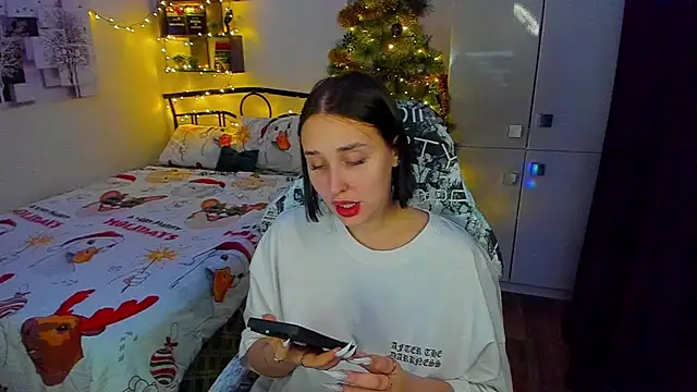 LinaTruly online show from 17, 12, 2025