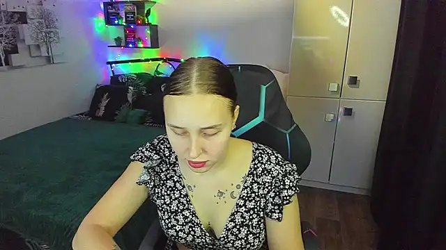 LinaTruly online show from 4, 2, 2026