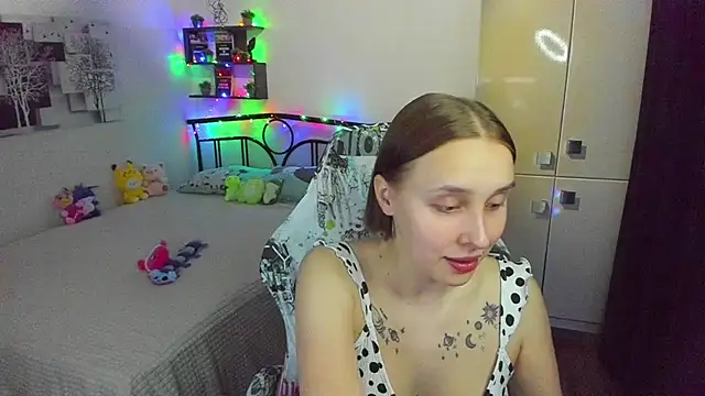 Snapshot of LinaTruly chatting on 22, 4, 2026 LinaTruly online show from 22, 4, 2026
