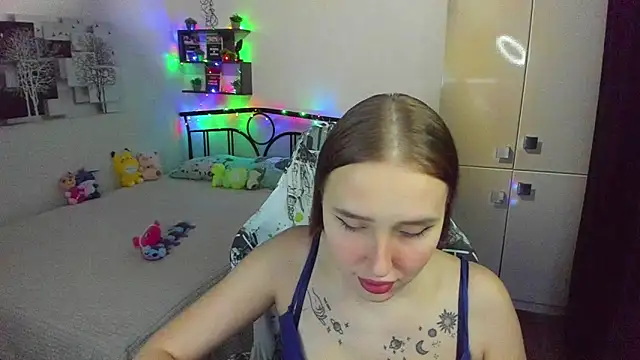 Snapshot of LinaTruly chatting on 28, 4, 2026 LinaTruly online show from 28, 4, 2026