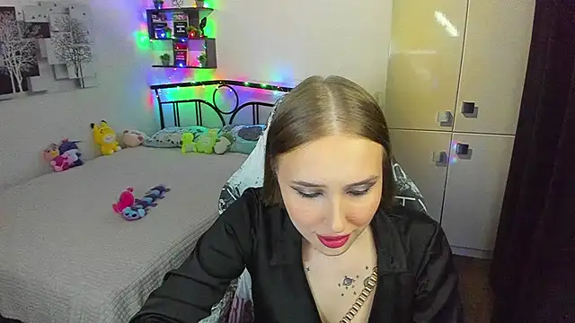 Snapshot of LinaTruly chatting on 8, 5, 2026 LinaTruly online show from 8, 5, 2026