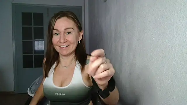 Snapshot of TamaraSweetxo chatting on 23, 12, 2024 TamaraSweetxo online show from 23, 12, 2024