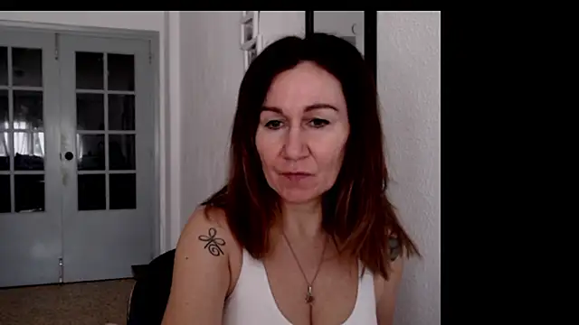 Snapshot of TamaraSweetxo chatting on 6, 2, 2026 TamaraSweetxo online show from 6, 2, 2026