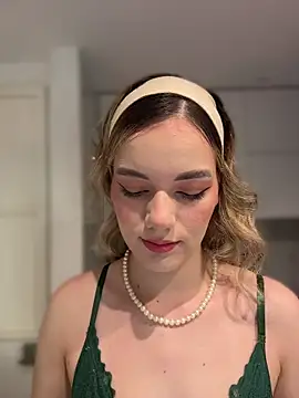 Snapshot of NicoleCut chatting on 11, 4, 2026 NicoleCut online show from 11, 4, 2026