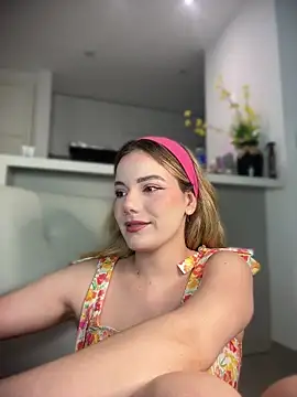Snapshot of NicoleCut chatting on 13, 6, 2026 NicoleCut online show from 13, 6, 2026
