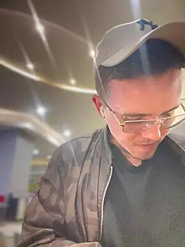 Snapshot of adam-rivera chatting on 8, 11, 2025 adam-rivera online show from 8, 11, 2025