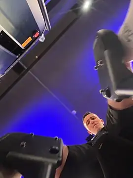 adam-rivera online show from 17, 4, 2026