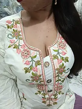 Haniya-143 online show from 25, 6, 2026